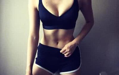 女生瘦肚子的最快方法运动，几个简单动作教你快速甩掉小肚腩 减肚子 第1张