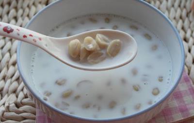 喝牛奶会丰胸么,牛奶并无丰胸之效 丰胸 第1张-瘦瘦减肥网 喝牛奶会丰胸么,牛奶并无丰胸之效 丰胸 第1张