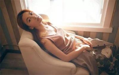 女生瘦肚子的最快方法运动，几个简单动作教你快速甩掉小肚腩 减肚子 第2张