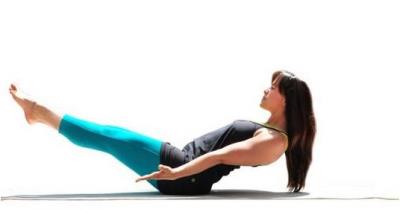 简单的瑜伽减肥动作，在家做什么动作有效减肥 瑜伽减肥 第2张