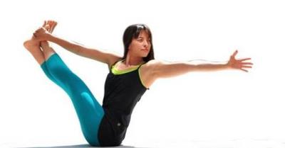 简单的瑜伽减肥动作，在家做什么动作有效减肥 瑜伽减肥 第1张