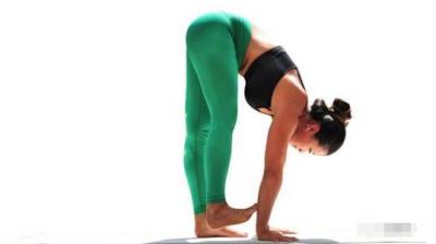 简单的瑜伽减肥动作，在家做什么动作有效减肥 瑜伽减肥 第3张