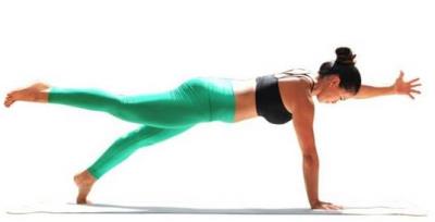 简单的瑜伽减肥动作，在家做什么动作有效减肥 瑜伽减肥 第5张