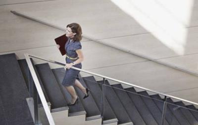 爬楼梯可以瘦哪里,冬季巧爬楼梯瘦腿减肚子样样行 瘦腿 第5张-瘦瘦减肥网 爬楼梯可以瘦哪里,冬季巧爬楼梯瘦腿减肚子样样行 瘦腿 第5张