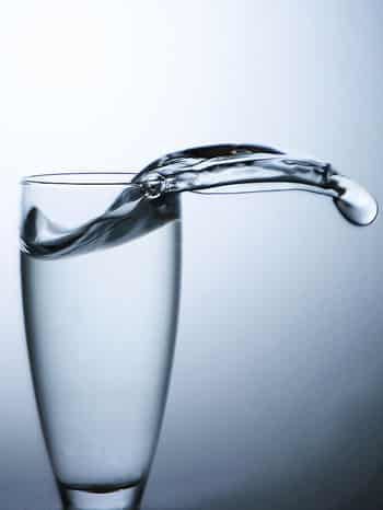 夏天多喝水能减肥吗,看超级懒人如何减肥法 懒人减肥 第1张-瘦瘦减肥网 夏天多喝水能减肥吗,看超级懒人如何减肥法 懒人减肥 第1张