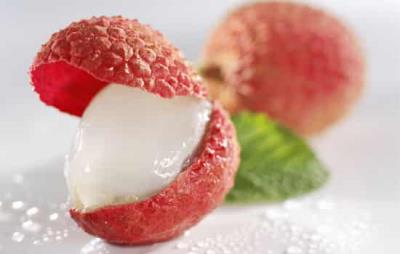 吃荔枝会长胖吗,高糖高热的荔枝怎么吃不发胖 饮食减肥 第1张-瘦瘦减肥网 吃荔枝会长胖吗,高糖高热的荔枝怎么吃不发胖 饮食减肥 第1张