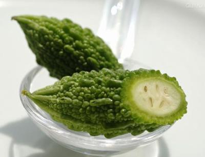 一周生吃苦瓜减肥法,胖人七天瘦20斤食谱 减肥食谱 第1张-瘦瘦减肥网 一周生吃苦瓜减肥法,胖人七天瘦20斤食谱 减肥食谱 第1张