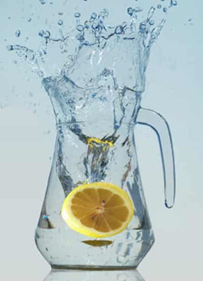 春季减肥瘦身佳法,喝水轻松健康瘦下来 减肥 第2张-瘦瘦减肥网 春季减肥瘦身佳法,喝水轻松健康瘦下来 减肥 第2张