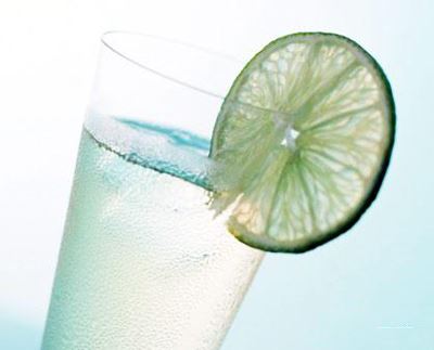 春季减肥瘦身佳法,喝水轻松健康瘦下来 减肥 第1张-瘦瘦减肥网 春季减肥瘦身佳法,喝水轻松健康瘦下来 减肥 第1张