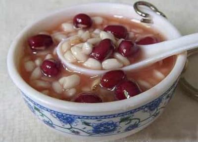薏米红豆粥的功效与做法,红豆粥减肥法月瘦5斤 减肥方法 第3张-瘦瘦减肥网 薏米红豆粥的功效与做法,红豆粥减肥法月瘦5斤 减肥方法 第3张