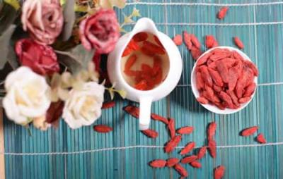 枸杞泡水喝能减肥吗,秋冬巧用枸杞减肥法 减肥方法 第3张-瘦瘦减肥网 枸杞泡水喝能减肥吗,秋冬巧用枸杞减肥法 减肥方法 第3张