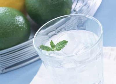 喝水能最快减肥吗,不节食月减10斤的秘籍 节食减肥 第1张-瘦瘦减肥网 喝水能最快减肥吗,不节食月减10斤的秘籍 节食减肥 第1张