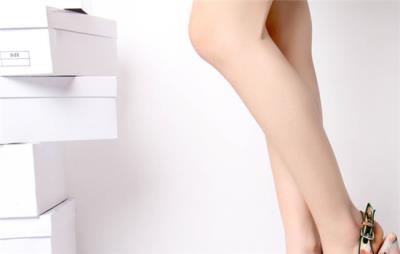 做深蹲时膝盖响说明什么，生理性弹响勿担心若为病理性需看医生 减肥 第1张