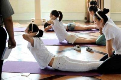 女性后腰的2个凹点是什么?其实很少人有 瘦腰 第4张-瘦瘦减肥网 女性后腰的2个凹点是什么?其实很少人有 瘦腰 第4张