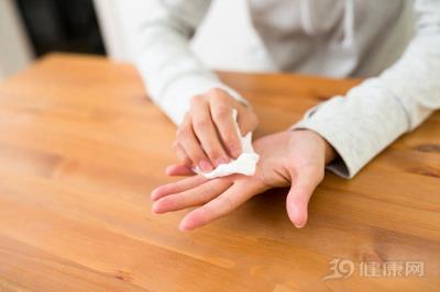 流汗越多减肥越快?不,两种出汗预示身体已患病! 减肥 第2张-瘦瘦减肥网 流汗越多减肥越快?不,两种出汗预示身体已患病! 减肥 第2张