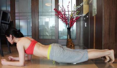 2个减肥动作每天10分钟 快速打造完美身材 减肥 第3张-瘦瘦减肥网 2个减肥动作每天10分钟 快速打造完美身材 减肥 第3张