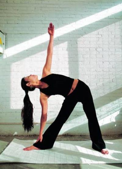 五式减肥瑜伽清洁肠胃 排除毒素助瘦身(图) 瑜伽减肥 第4张-瘦瘦减肥网 五式减肥瑜伽清洁肠胃 排除毒素助瘦身(图) 瑜伽减肥 第4张